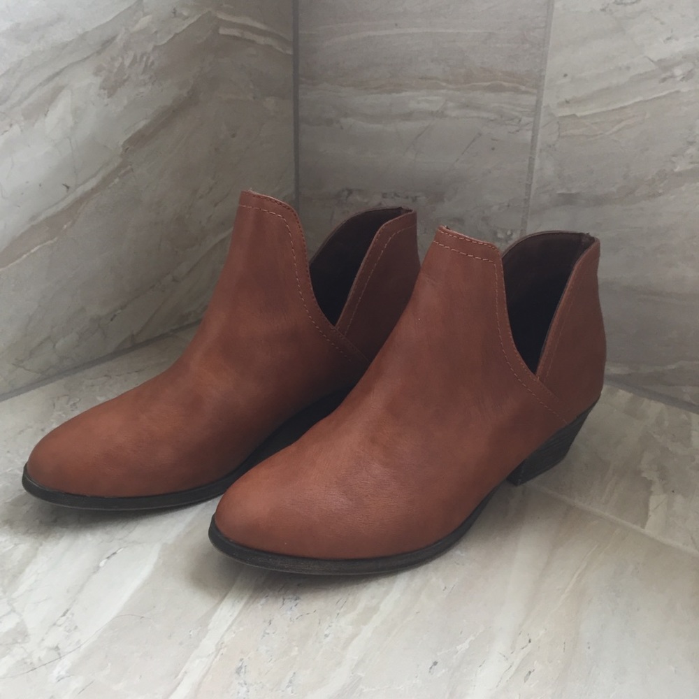 Brown Booties🖤